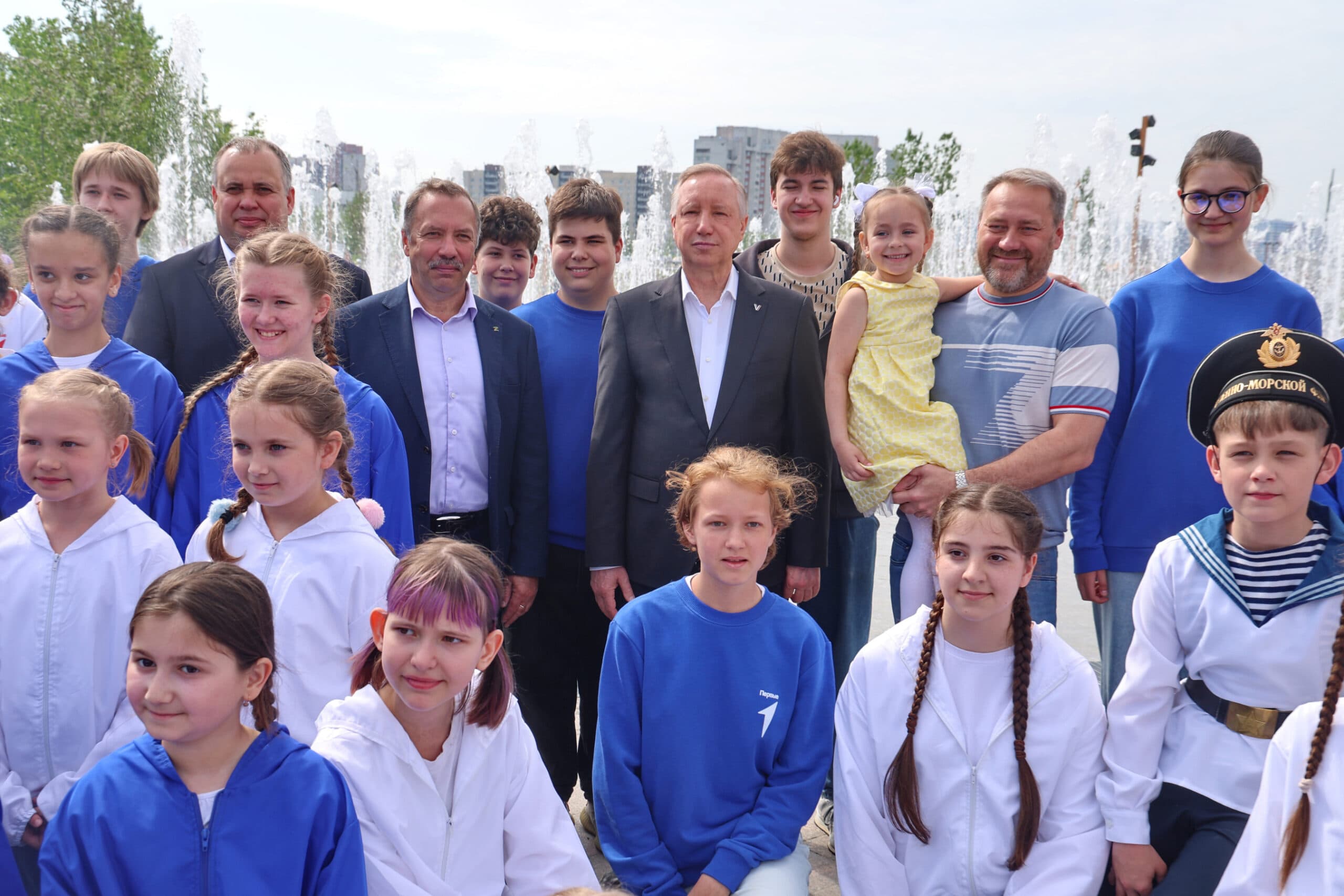 Водные маршруты, брызги фонтанов и экологичный транспорт. Чем Петербург порадует горожан и гостей 